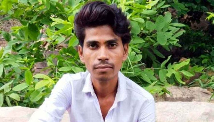 सरिया बिछाते समय 11 केवी बिजली लाइन की चपेट में आकर छत से गिरा मजदुर, निर्माणाधीन मकान में करंट लगने से मौत, ठेकेदार से मुआवजे की मांग