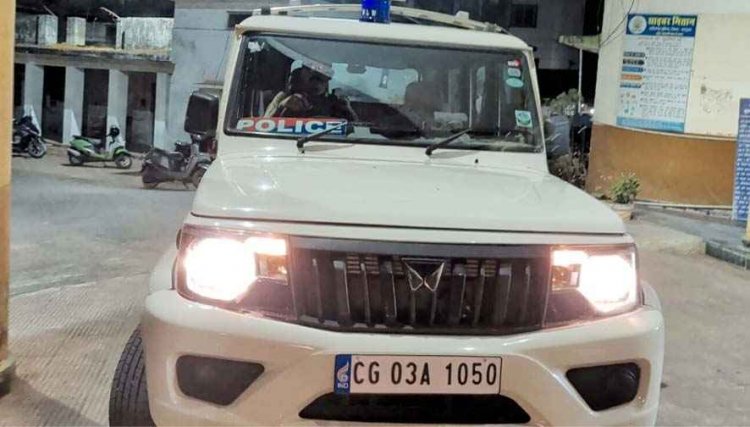 छत्तीसगढ़ में रेड मारने गई पुलिस की गाड़ी ही उड़ा ले गया बदमाश, शातिर आरोपी मुकेश नामदेव को को ऐसे किया गिरफ्तार, सरकारी बोलेरो बरामद
