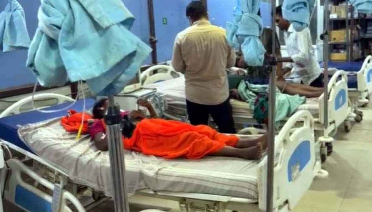 छत्तीसगढ़ में सड़क हादसा, बारातियों से भरी तेज रफ्तार पिकअप पलटी, मची अफरा-तफरी, एक की मौत, 4 बच्चे, 2 महिलाएं और दो पुरुष घायल, पसरा मातम