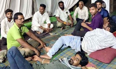 कसडोल में अतिक्रमण हटाने की कार्रवाई का भारी विरोध, प्रभावित व्यापारियों का अनिश्चितकालीन भूख हड़ताल शुरु, रात्रि विश्राम के साथ आंदोलन रहेगा जारी
