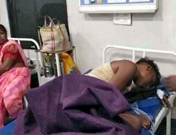 बारिश से बचने पेड़ के नीचे खड़ी 6 महिलाओं पर गिर गई आकाशीय बिजली, 1 की मौत,10 लोग झुलसे, एक की हालत गंभीर, अस्पताल में इलाज जारी