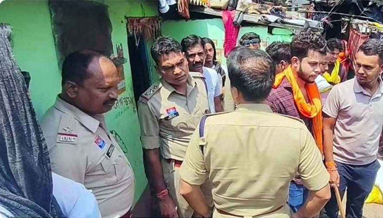 धमतरी गाड़ापारा में गोमांस काटने का आरोप, 86 किलो संदिग्ध मांस बरामद, जांच में जुटी पुलिस, फॉरेंसिक रिपोर्ट का इंतजार, आरोपी फरार, तनाव का माहौल