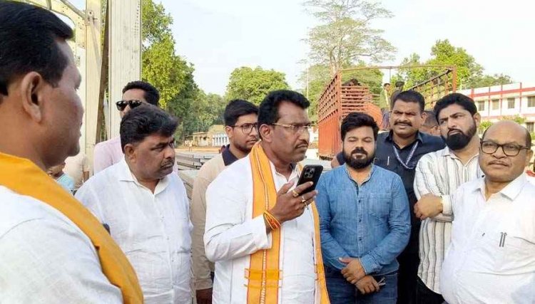 कल 17 जून को गरियाबंद पहुंचेंगे मुख्यमंत्री विष्णुदेव साय और विधानसभा अध्यक्ष डॉ. रमन सिंह, विधायक रोहित साहू ने कार्यक्रम स्थलों का किया निरीक्षण
