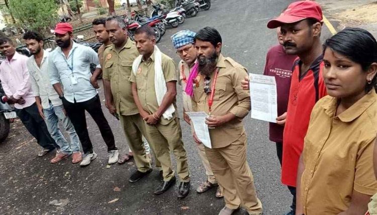 ड्राइवर महासंघ का प्रदर्शन, बीमा-आवास, शिक्षा और सुरक्षा समेत 15 सूत्रीय मांग, कलेक्ट्रेट तक निकाली रैली, कलेक्टर को ज्ञापन सौंपकर लगाई इंसाफ की गुहार