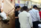 दिल दहलाने वाला हादसा, बैरिकेड से टकराई तेज रफ्तार बाइक, पेट चीरते हुए आरपार निकला 7 फीट लोहे का पाइप, तीन दोस्त घायल, एक की हालत नाजुक