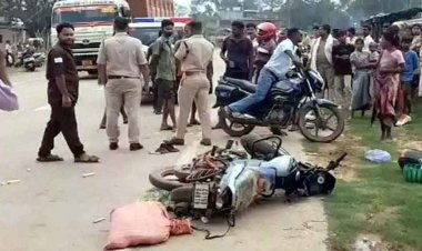 तेज रफ्तार ट्रक ने पीछे से बाइक को मारी जोरदार टक्कर, पत्नी की लाश छोड़ वाहन वाहन पकड़ने भागा पति घायल, 24 घंटे में चार लोगों की मौत