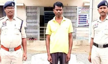 महासमुंद पुलिस की बड़ी कार्रवाई, 40.97 लाख के 3,304 कट्टा धान की अनियमितता में 6 महीने से फरार समिति प्रभारी प्रेमसिंह ध्रुव गिरफ्तार, भेजा गया जेल