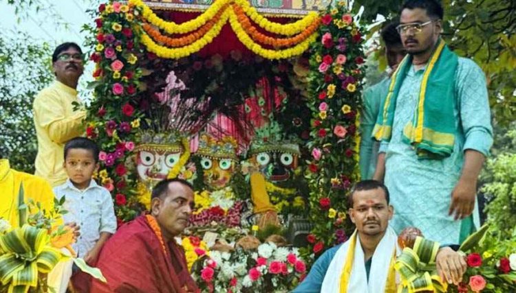 बरसते पानी में भी उमड़ा आस्था का सैलाब, श्रद्धा और उल्लास के साथ निकली भव्य रथयात्रा, धूमाल, डीजे, झांकियां और लोक संस्कृति बनी आकर्षण का केंद्र