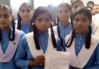 छत्तीसगढ़ के स्कूल में टीचर नहीं, सड़कों पर GEN Alpha, DEO के सामने गिड़गिड़ाए बच्चे-पालक, समाधान की जगह कथित धमकी!