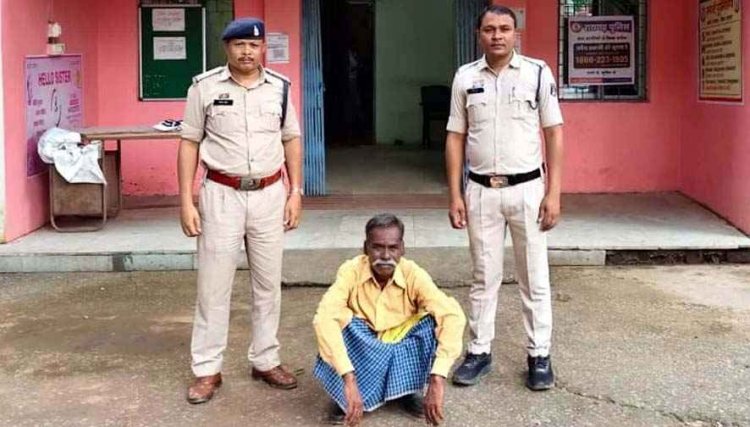 पत्नी के लापता होने के शक पर बुजुर्ग ग्रामीण पर टंगिया से जानलेवा हमला, हालत नाजुक, रायपुर रेफर, 64 वर्षीय आरोपी दूजराम गिरफ्तार होकर पहुंचा जेल