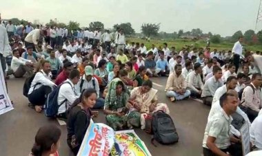 शिक्षक दिवस पर TET आधारित पदोन्नति की मांग को लेकर सड़क पर बैठे हजारों टीचर, बैरिकेड्स देखकर मचा बवाल, शिक्षा मंत्री के निवास का घेराव