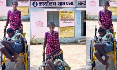 पेंशन की आस में आधार के लिए मां के साथ भटकने को मजबूर दिव्यांग, फिंगरप्रिंट के लिए काम नहीं करतीं हाथ की उंगलियां, सरकारी व्यवस्था के सामने परिवार बेबस
