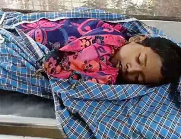 सोते समय 12 वर्षीय छात्र को करैत सांप ने डसा, एंबुलेंस नहीं पहुंची तो बाइक से निकले पिता, इलाज के दौरान छात्र ने तोड़ा दम, परिवार में पसरा मातम