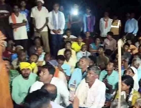 पीने के पानी के लिए धरने पर बैठे गुस्साए ग्रामीण, 3 दिन तक चला चक्काजाम खत्म, SDM के लिखित आश्वासन के बाद ग्रामीणों ने खोला रास्ता