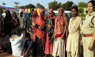 छत्तीसगढ़ में साड़ी खरीदने के बहाने दुकान और गोदाम से 36 हजार की साड़ियां चोरी, राजस्थान की 10 महिलाओं समेत 12 आरोपी गिरफ्तार