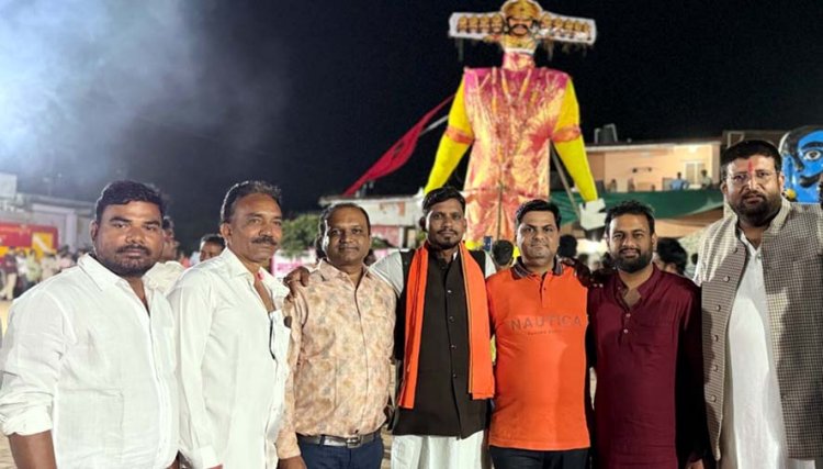 गरियाबंद के रावण भाठा में विजयादशमी की धूम, हजारों की मौजूदगी में हुआ रावण दहन, पूरे परिवार के साथ उमड़े बच्चे, बुजुर्ग, महिलाएं और युवा