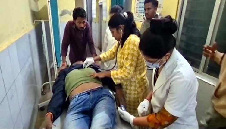 दर्दनाक सड़क हादसा, पेड़ से टकराई तेज रफ्तार बोलेरो, दशहरा उत्सव का कार्यक्रम देखने जा रहे सेना के जवान की मौत, पांच घायल, पसरा मातम